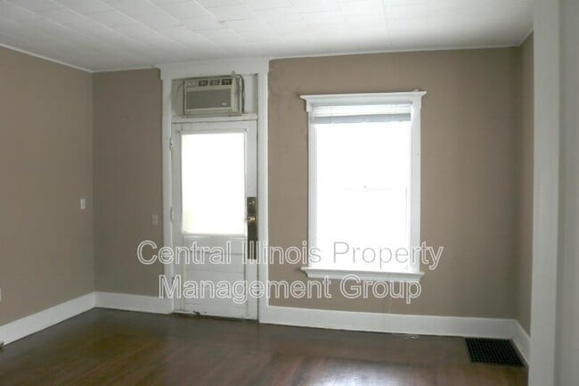 Photo - 611 W Jefferson St Unit B