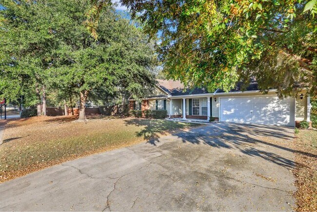 Photo - 102 Silverton Rd