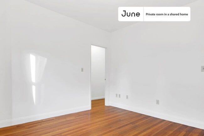 Photo - Room in Shared 4 bed/2 bath home Unit 6A