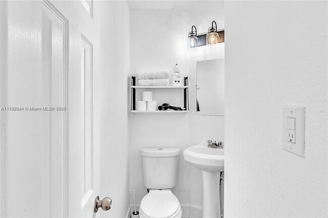 Photo - 3920 Garden Ave Unit 11