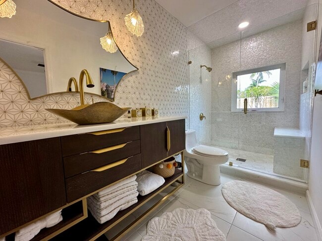 Photo - 801 NW 6th Dr