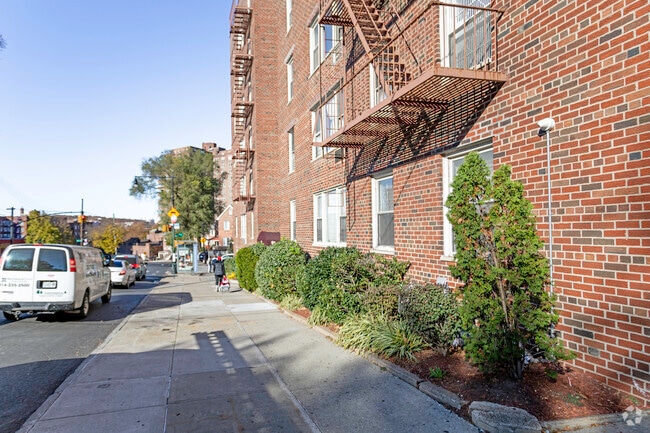 Walkway - 91 Van Cortlandt Associates