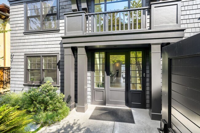 Photo - 438 39th Ave E