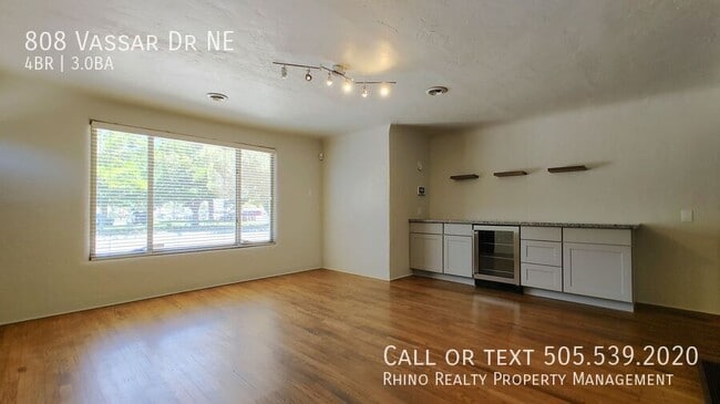 Photo - 808 Vassar Dr NE