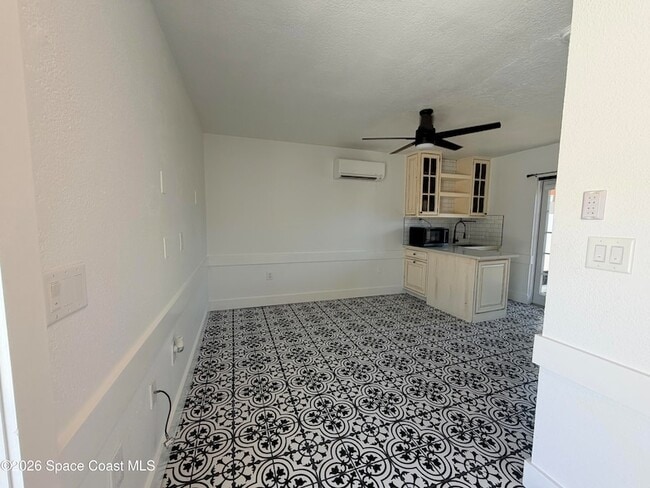 Photo - 1454 Guava Ave