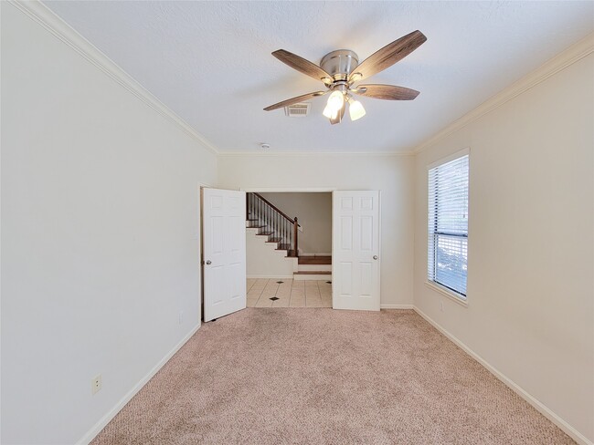 Photo - 604 Reinerman St