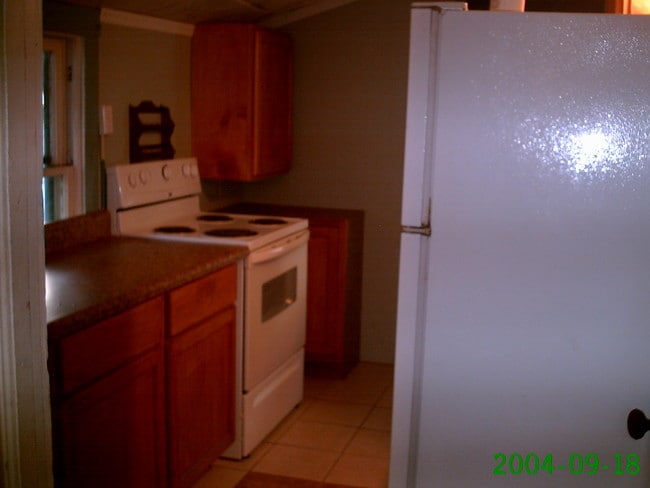 Galley Kitchen - 436 15th Ave NE Unit 1