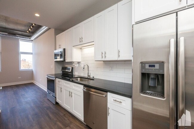 Photo - 3833 N Broadway Unit 602