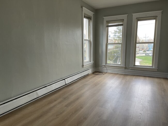 Photo - 292 Villa St