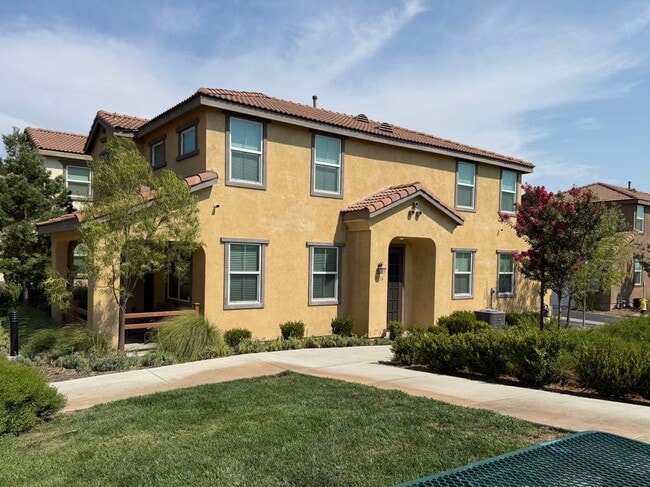 2116 Lavender Ln