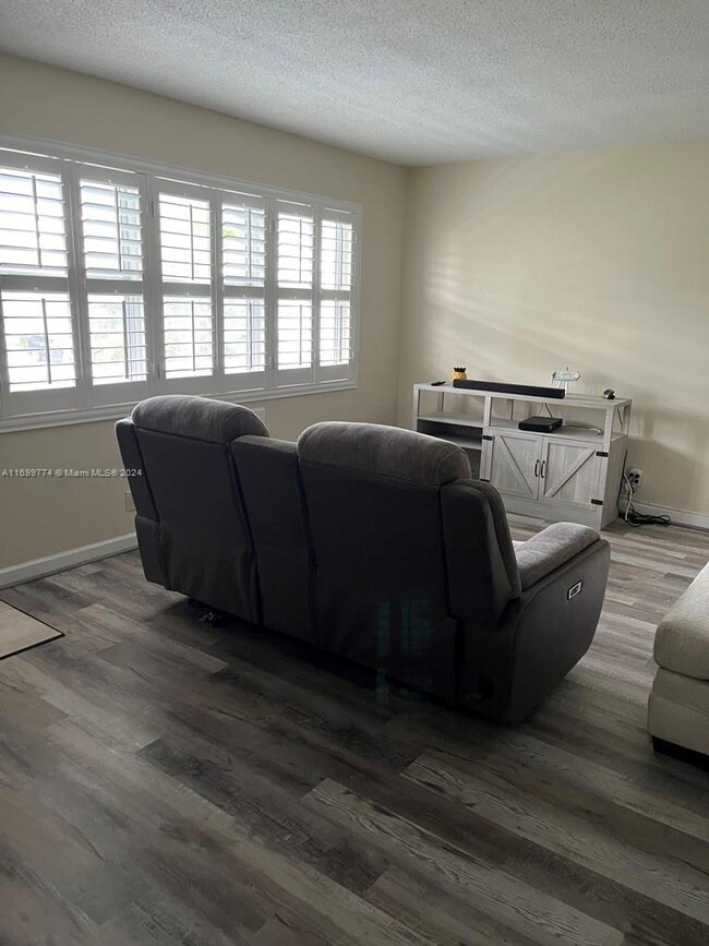Building Photo - 130 Dorchester F Unit 1300 Rental