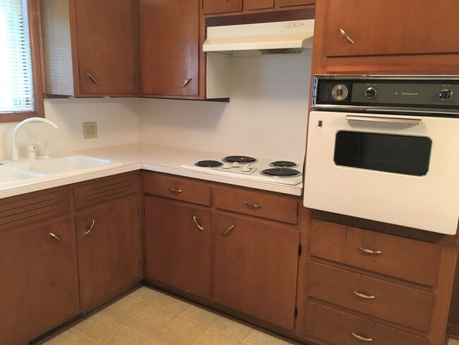Building Photo - LEASING Rental
