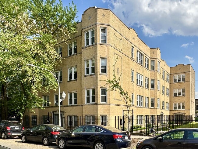 Photo - 1933 W Crystal St Unidad B2 Rental