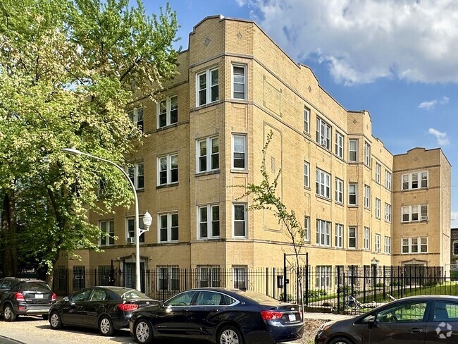 Building Photo - 1933 W Crystal St Rental