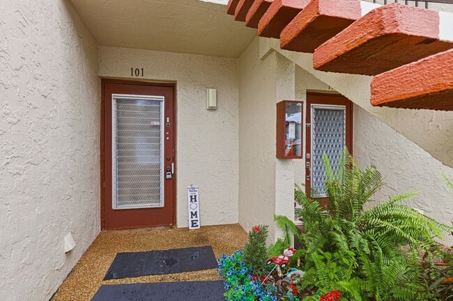 14 Willowbrook Ln Unit 101