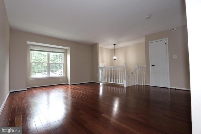 Photo - 203 Autumn Flower Ln