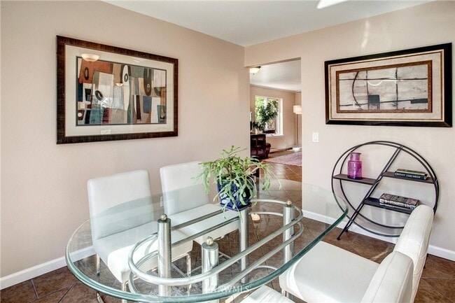 Photo - Modern Updated Detail and Designed 3bd 2.5bath Everett Home!