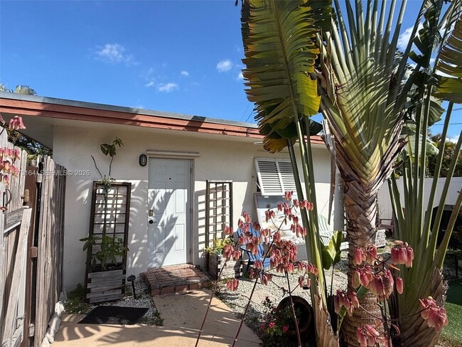 Building Photo - 1544 NW 4th Ave