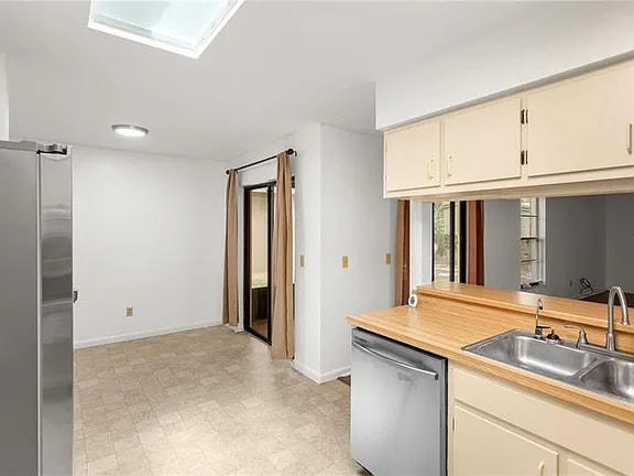 Photo - 1020 NE 30th Ave