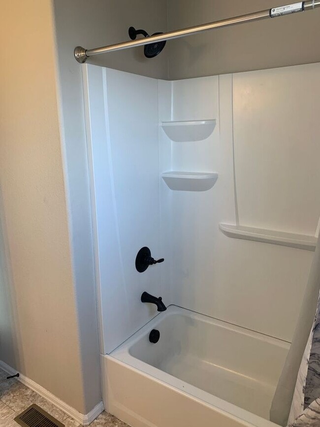 Photo - Beautiful 4 Bed/3 Bath West Greeley Home –...