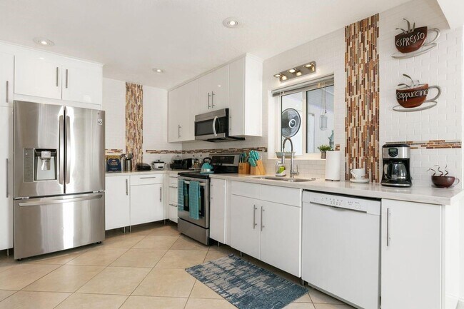 Photo - 1900 N Victoria Park Rd