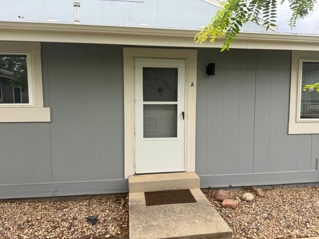 Building Photo - 4155 Monroe Dr