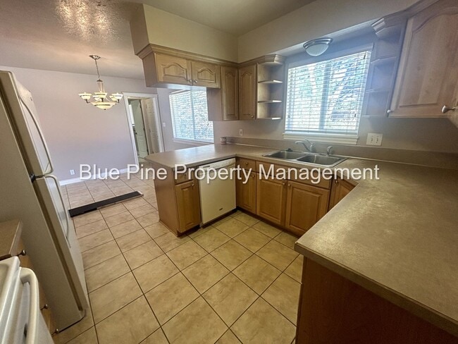 Photo - 90 Drake Ave