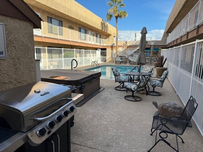 Photo - 1 BR 2Ba Condo across Colorado River, pool... Unidad 212