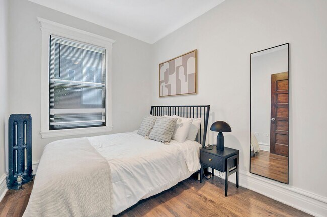 Photo - 1004 W Dakin St Unit 2