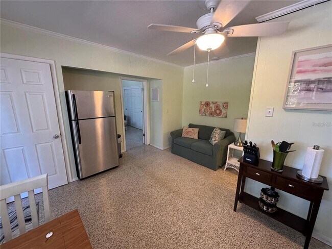 Photo - 104 Base Ave W Unidad C