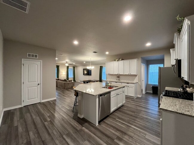 Photo - FOUR BEDROOM IN STARLIGHT ESTATES