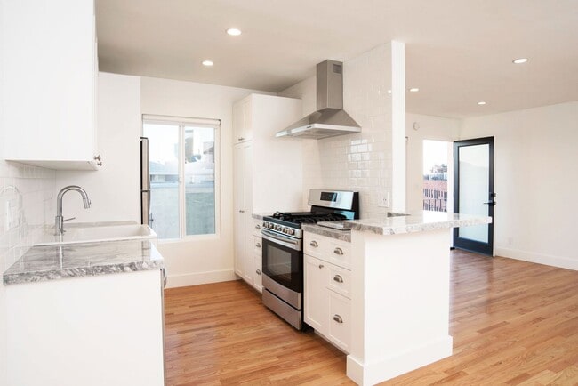 Building Photo - 1167 Bellevue Ave Unit #3 Rental