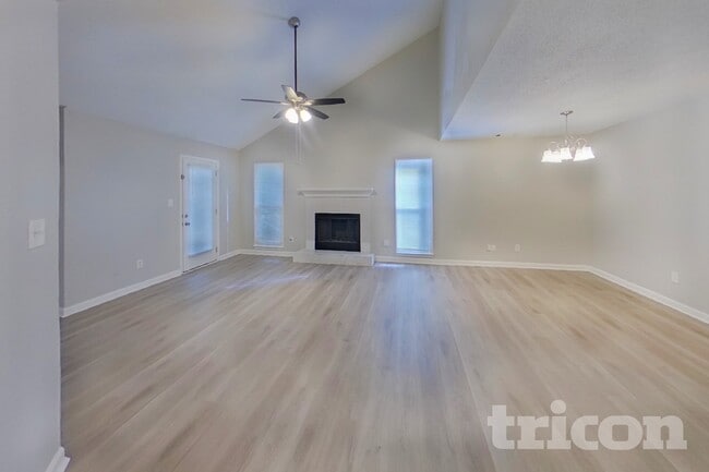 Photo - 909 Dogwood Ln