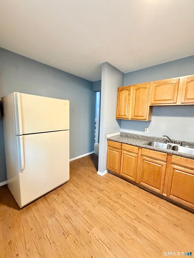 Photo - 71 Williams St Unit B