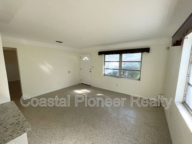 Photo - 1711 31st St S