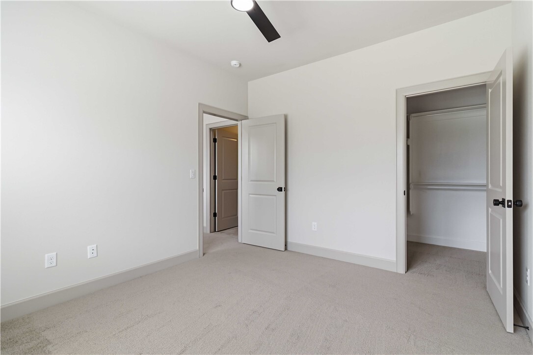 Photo - 1051 Whistler St