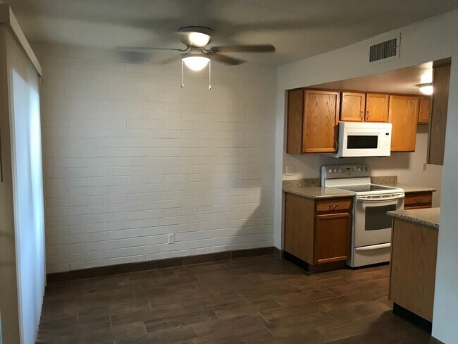 Photo - 2 bed 1.5 townhouse Scottsdale