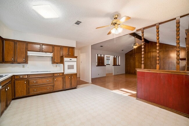 Photo - 1608 San Antone Ln