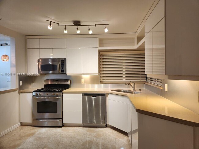 Photo - 9208 Byron Ave