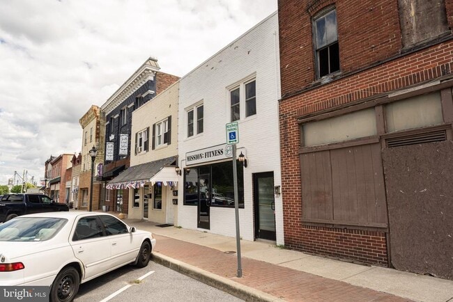 Building Photo - 6 N Pennsylvania Ave Unit B