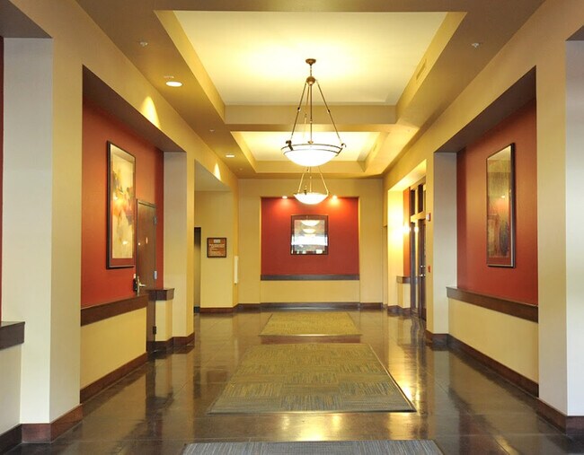 Photo - Fifth Avenue Court