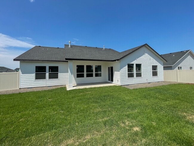 Photo - 12633 Dovekie St