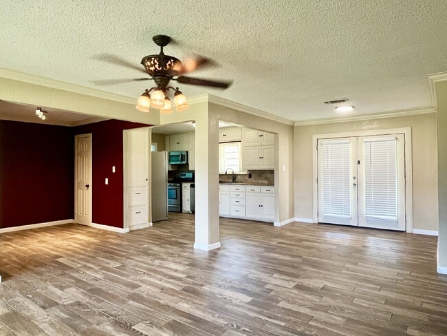 Photo - Spacious Four Bedroom!