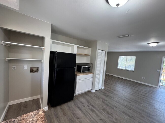 Photo - 927 33rd Ave W Unit 1