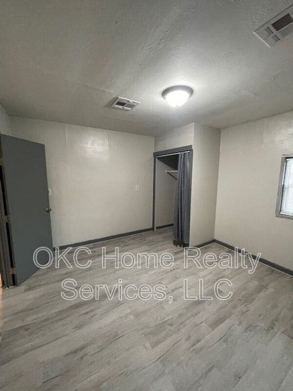 Photo - 120 W Beech St