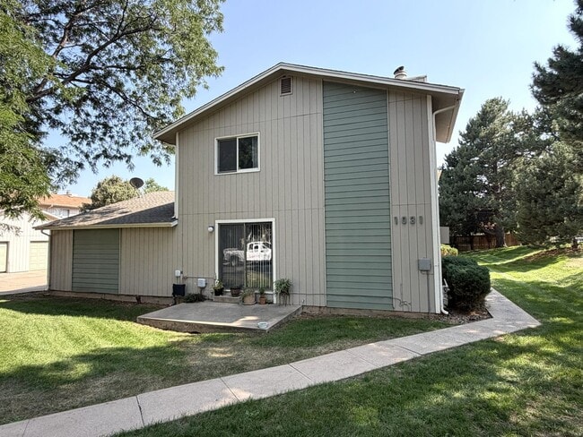 Building Photo - 1031 Davidson Dr Unit D