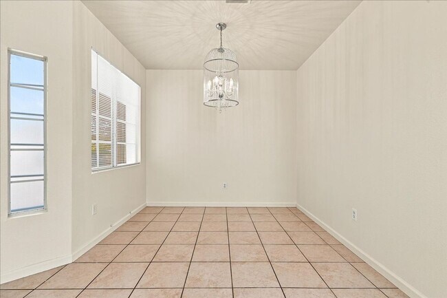 Photo - Bright & Spacious 3Bd Home with Vaulted Ceilings & Outdoor Kitchen