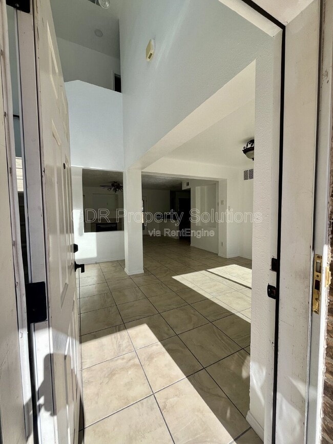 Photo - 8123 Waterbury Pl NW