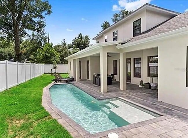 2234 Howard Dr