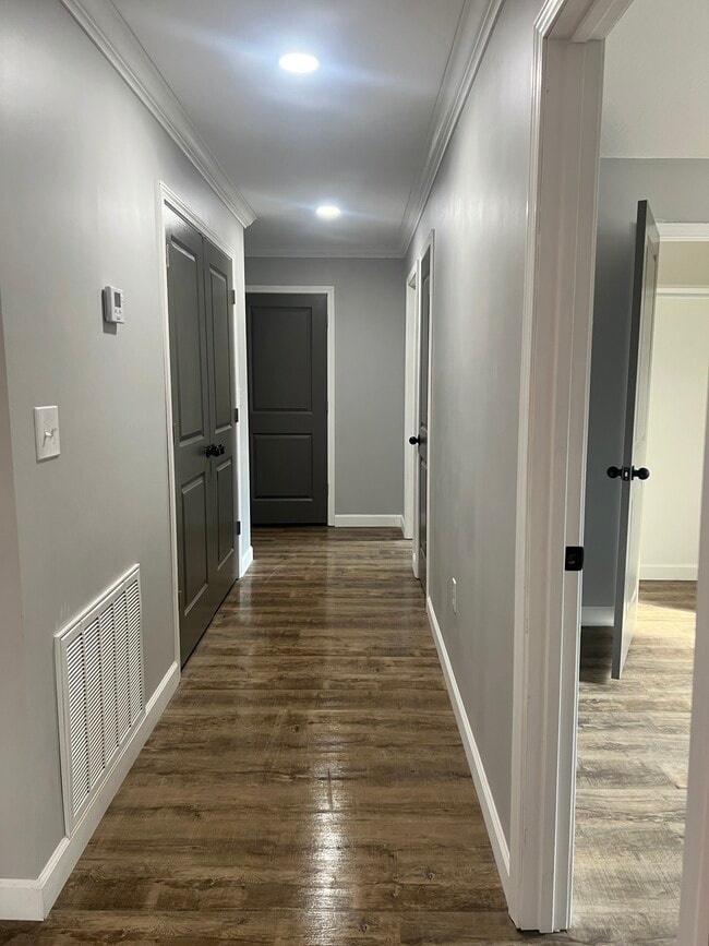 Photo - 180 Old Hwy 63 N